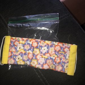 I’m selling adult masks